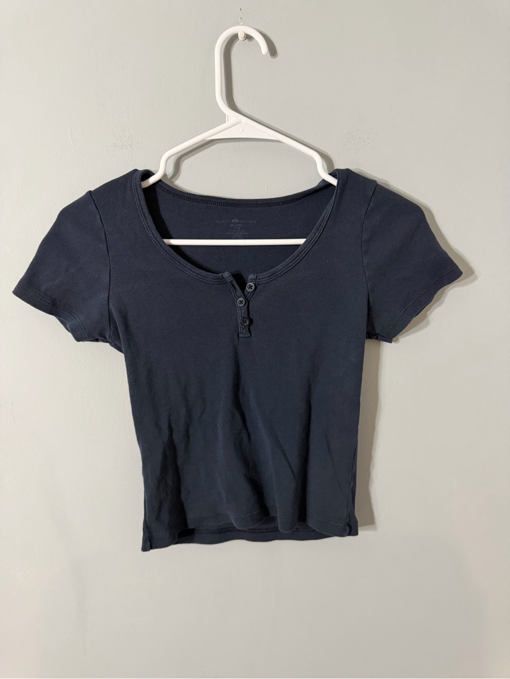 Brandy Melville Women’s Navy Short Sleeve Henley Crop Top